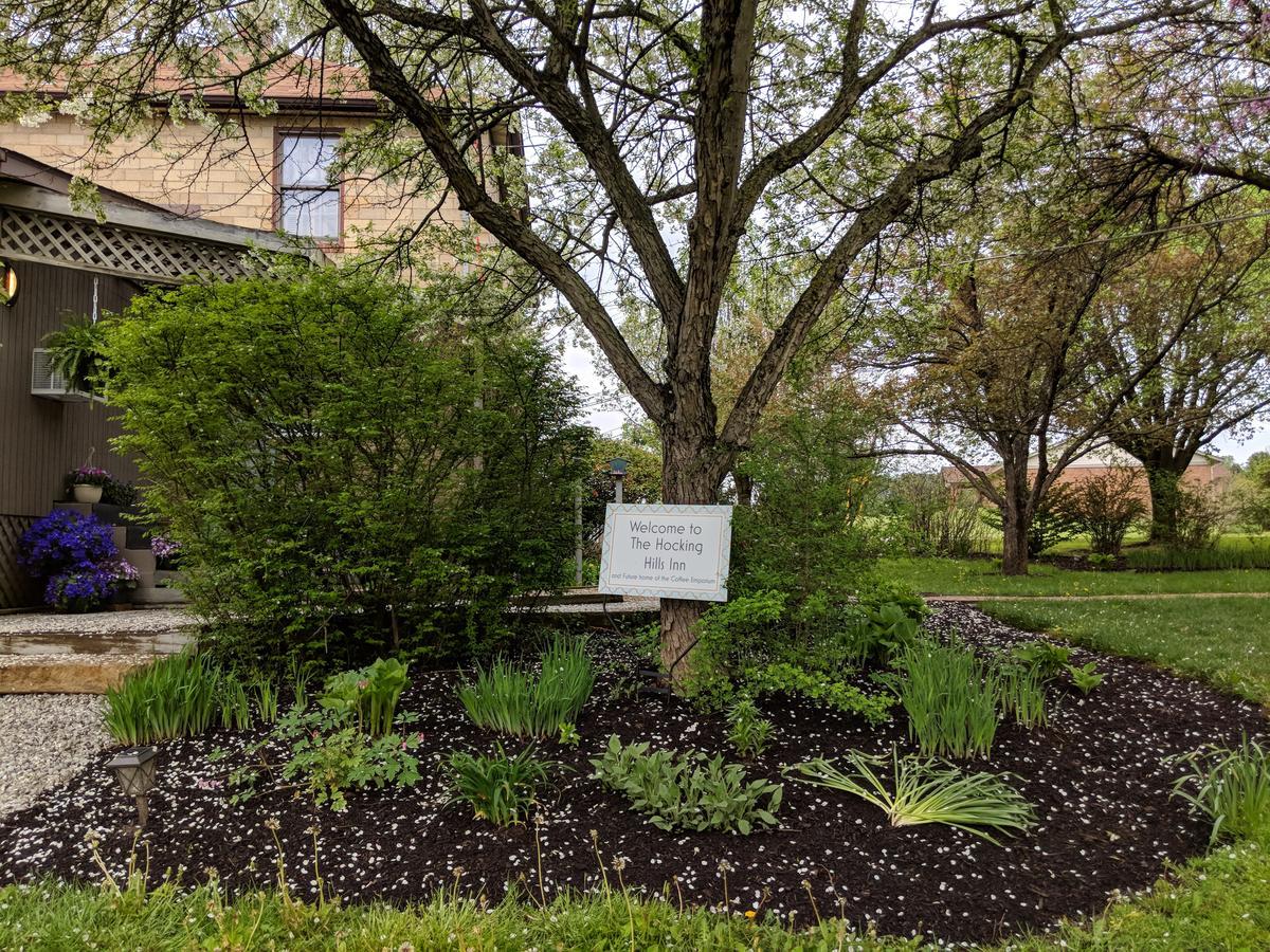 Hocking Hills Inn Лоуган Екстериор снимка