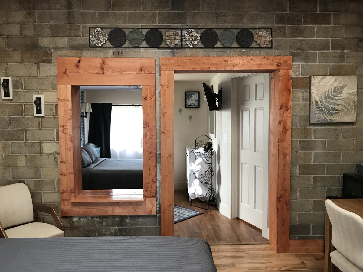 Hocking Hills Inn Лоуган Екстериор снимка