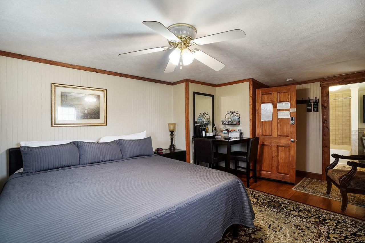 Hocking Hills Inn Лоуган Екстериор снимка