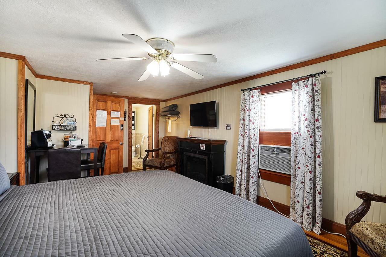Hocking Hills Inn Лоуган Екстериор снимка